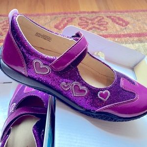 Naturino 34 or girls size 2 Mary Janes NIB.